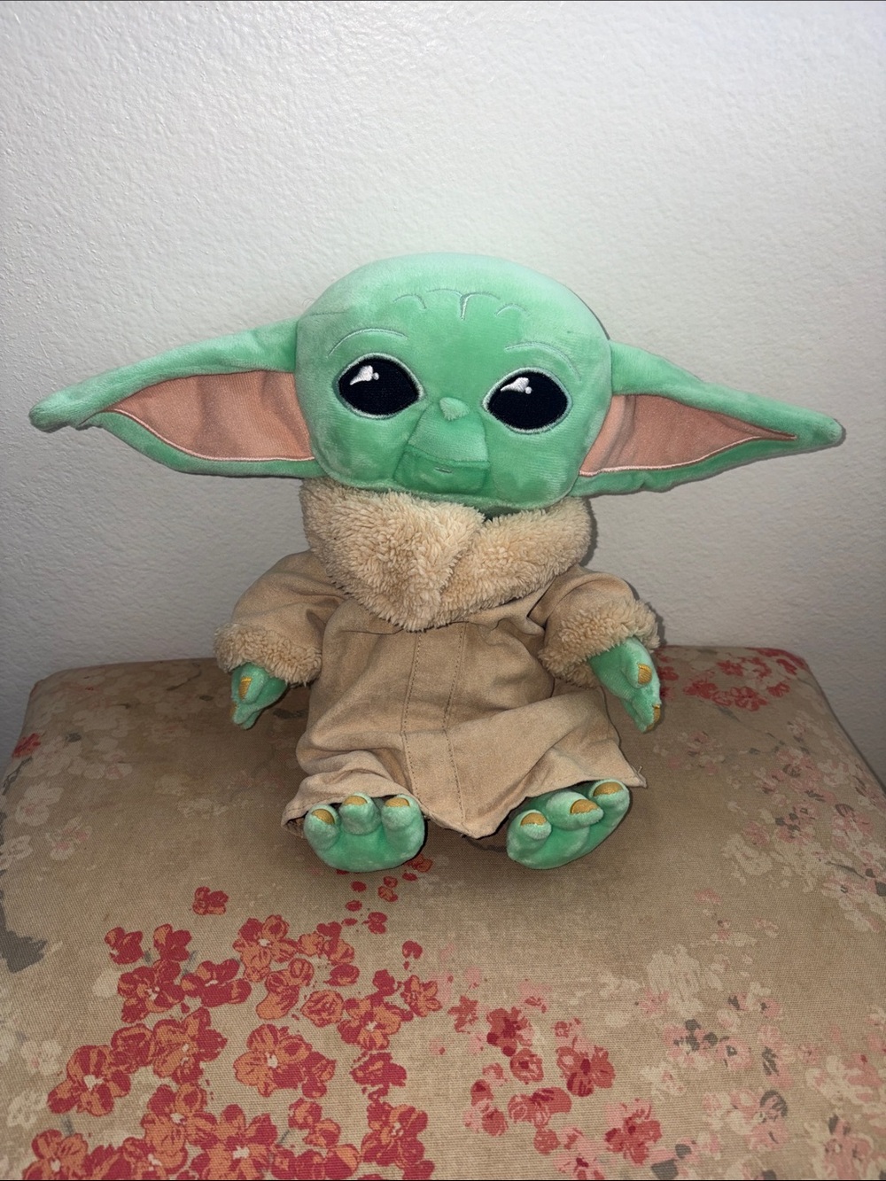 Disney Star Wars Green Tan Grogu 14” Plush Toy, Baby Yoda Mandalorian Fuzzy